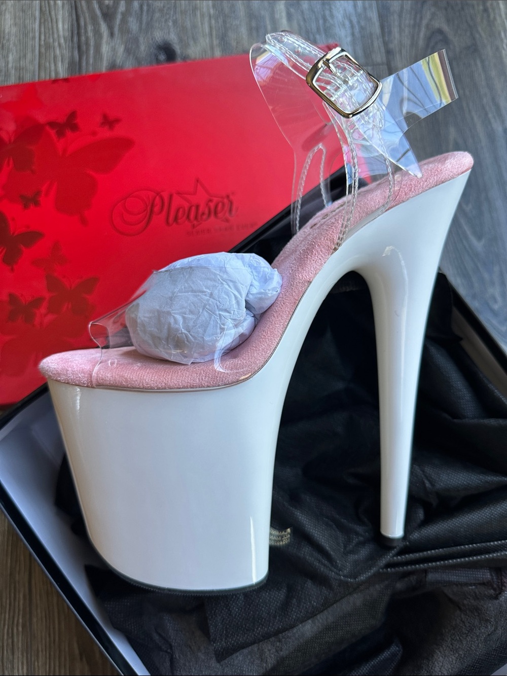 Flamingo 808 White w/ Pink Footbed
